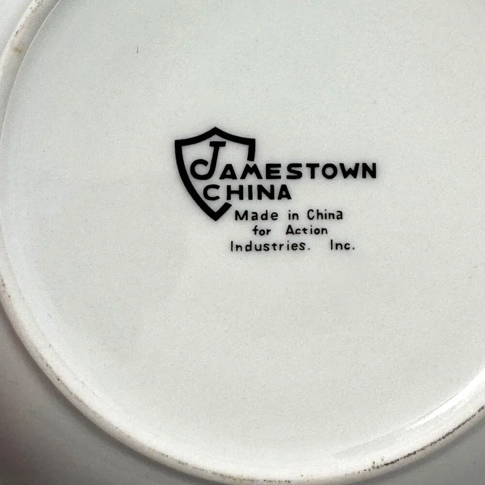 Vtg. Jamestown China Christmas Treasure Coupe Bowl Gold Trim 7.5
